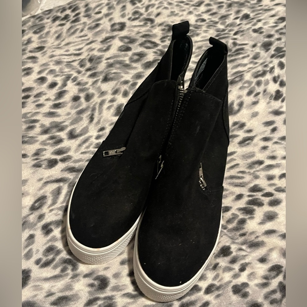 Suede sneaker boots